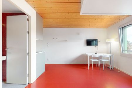 Un studio meublé - Bon TL CHF 300.00 offert ! - Photo 2