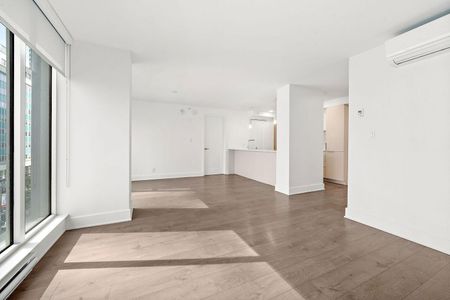 Luxury Rentals Downtown - Photo 3