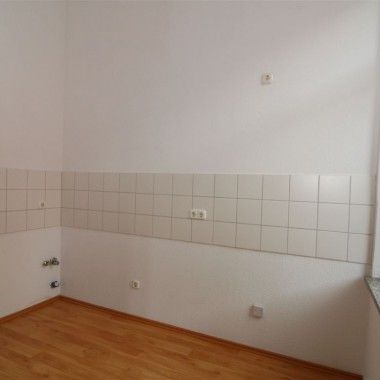 helle 2 Raum mit kleinem Balkon mitten im Zentrum - Photo 1