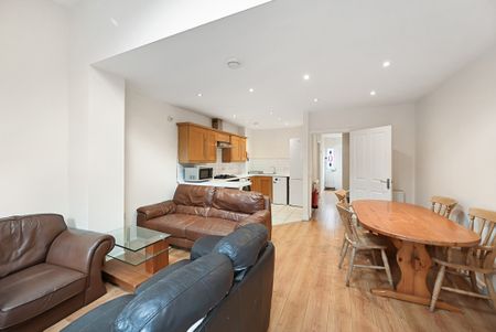 6 Bed Student Accommodation - Photo 2