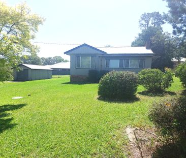 2 Bedroom Home on a Large Block - Photo 6