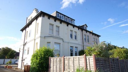 4 bedroom apartment to rent - Photo 3