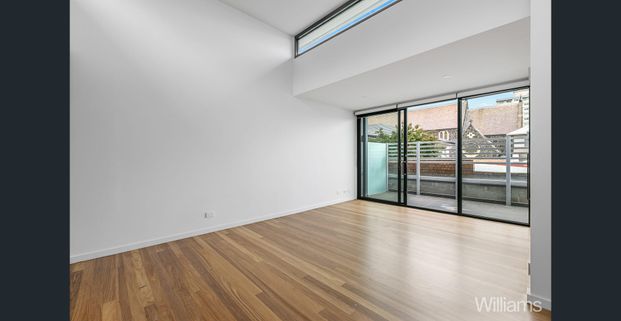 Stunning Two-Bedroom Apartment in Williamstown - Photo 1