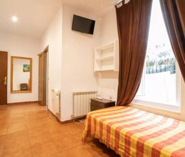 Room in a shared 5-bedroom apartment for rent in Universidad, bills included only for students. - Foto 5