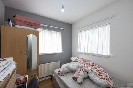 100 Tates Avenue, Belfast BT9 7BZ - Photo 2