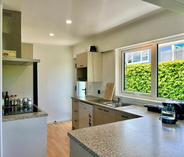 Three bedroom renovated home in The Bays - Photo 6