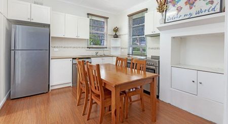 Well presented 3 bedroom family home - Photo 2