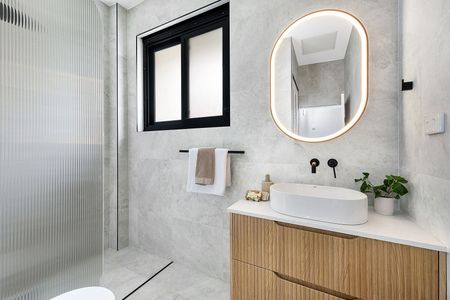 Freshly Renovated Townhouse in Prime Walk-to-Everything Location - Photo 2