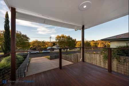 Modern Family Home with Shed of most Men's dreams - Photo 3