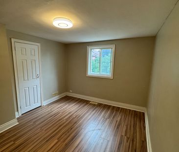 For Lease - 72 BARRETTE Street Unit# 3, Vanier and Kingsview Park, ... - Photo 3