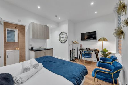 1 bedroom serviced apartment to rent - Photo 2