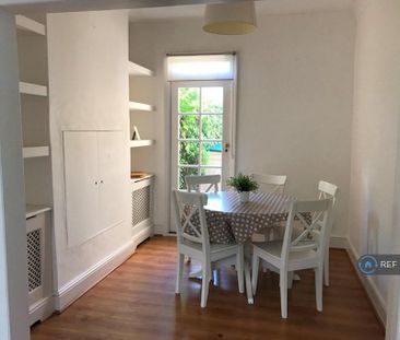 2 bedroom end of terrace house to rent - Photo 2