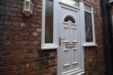 Allport Lane, Bromborough, CH62 - Photo 2