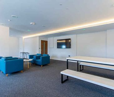 Bronze Studio - Photo 1