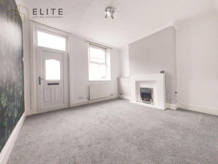 2 bedroom terraced house to rent - Photo 2