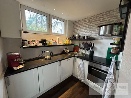 Attraktive 2,5-Zimmerwohnung mit Einbauküche und Loggia in Toplage von Essen-Holsterhausen. - Photo 4