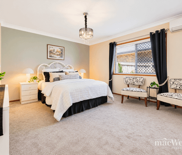 Luxury Home, Entertainers Dream & Muliple Living - Photo 5