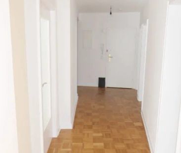 Düsseldorf-Grafenberg: 4-Zimmer-Wohnung mit Einbauküche, Balkon und... - Foto 4