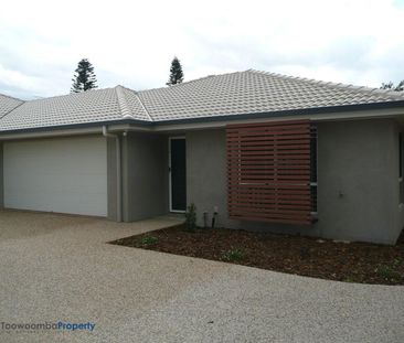 This neat and tidy two bedroom duplex ticks all the boxes! - Photo 1