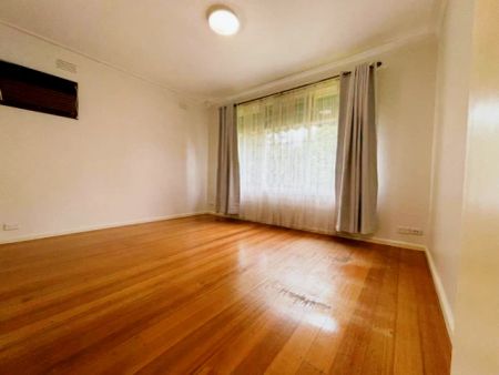 3 Bed, 1 Bath - Photo 3