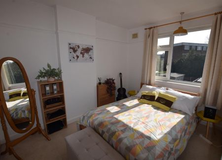 3 bedroom house - terraced to rent - Photo 2