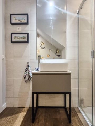 Jardín privado, diseño y luz | Chalet de esquina único en Boadilla - Photo 2