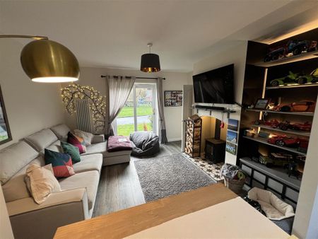 2 bedroom semi-detached bungalow to rent - Photo 2