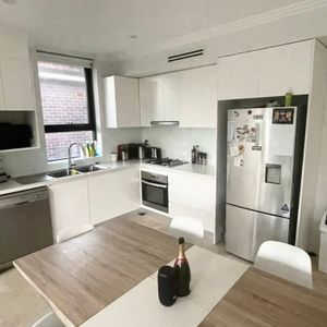 Double Bay - Photo 2