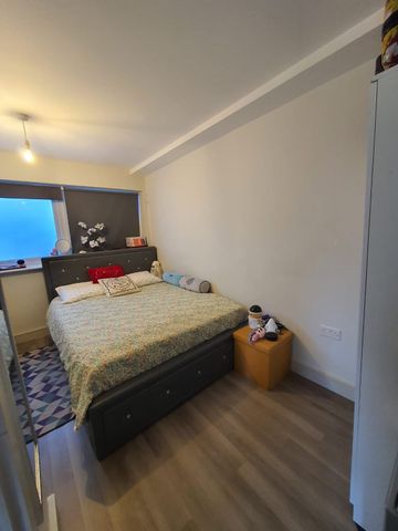 High Street, Uxbridge - Photo 3