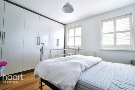 4 bedroom terraced house to rent - Photo 5