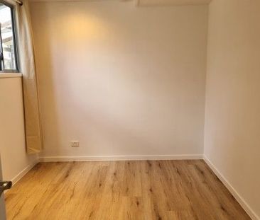 Nearly brand new Furnished One bedroom one bathroom granny flat - Photo 3