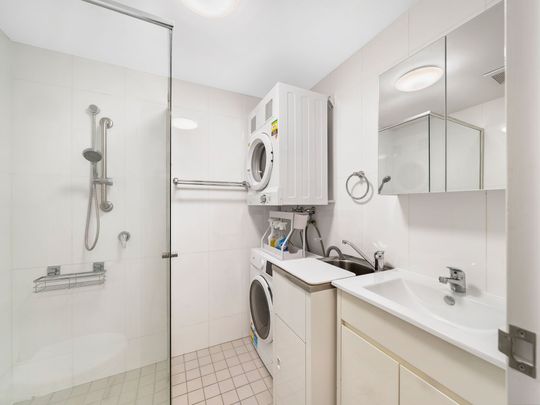 Fully Furnished Studio Apartment - Photo 1