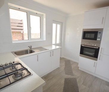 2 bedroom bungalow to rent - Photo 3