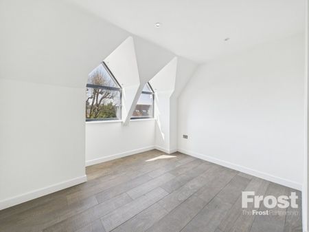 The Broadway, Farnham Common, Slough,SL2 - Photo 2