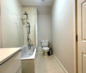 1 bedroom Flat in Oxford House, Reading - Photo 1