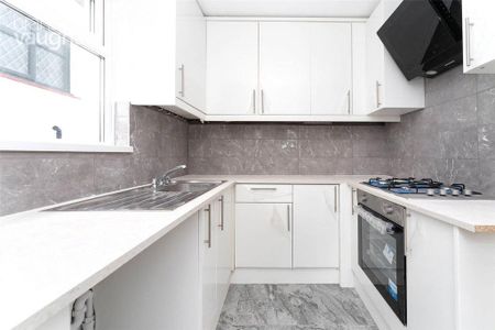 4 bedroom semi-detached house to rent - Photo 4