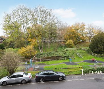 3 bedroom maisonette to rent Orchard Way, RH19 - Photo 1