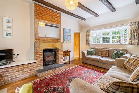 4 bedroom semi-detached house to rent - Photo 4