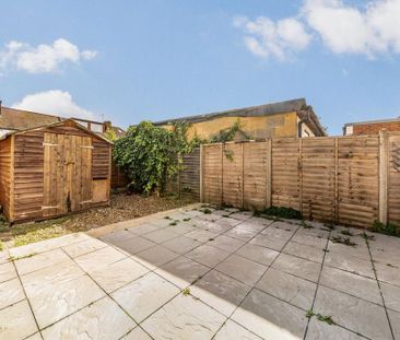 4 bedroom terraced house to rent - Photo 3