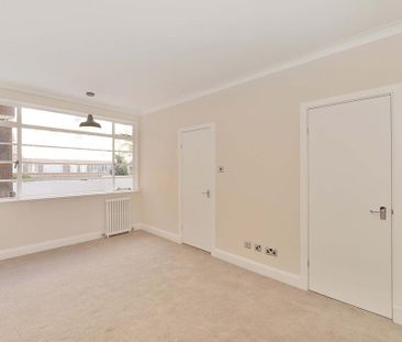 3 bedroom flat to rent - Photo 2