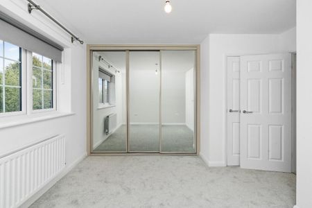 2 bedroom end of terrace house to rent - Photo 5