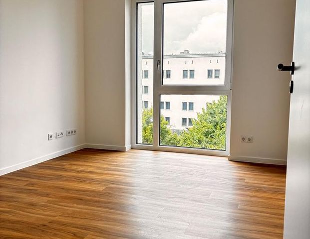 Praktische 4-Zimmer-Wohnung mit Einbauküche und Balkon (12.03.01) - Foto 1