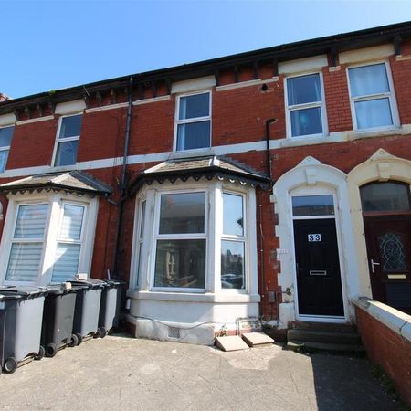 Ground floor flat to rent - Photo 4