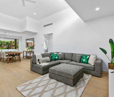 Fully Furnished Dream Rental Home in the Heart of Sunshine Beach | ... - Photo 3