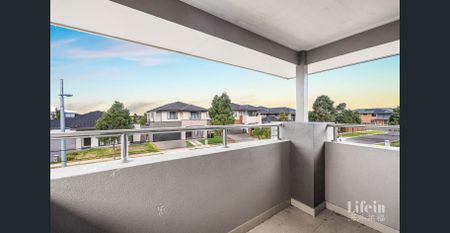 Modern Family Living in Prestigious Saltwater Coast Estate - Photo 2