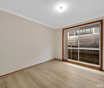 Spacious home in quiet court location - Photo 4