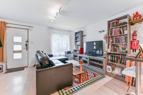 1 bedroom end of terrace house to rent - Photo 1