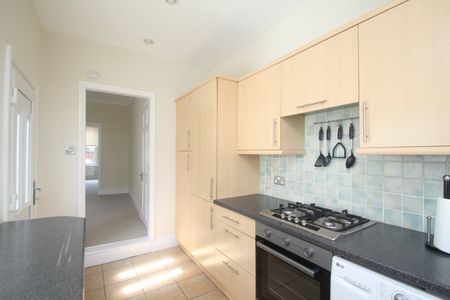 2 bedroom terraced house to rent - Photo 5