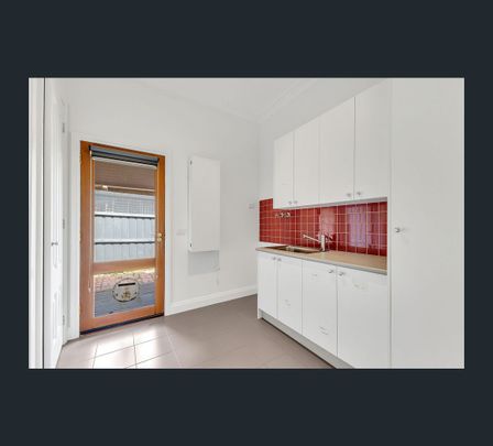17 Lurnea Road, Glen Iris, Vic 3146 - Photo 1