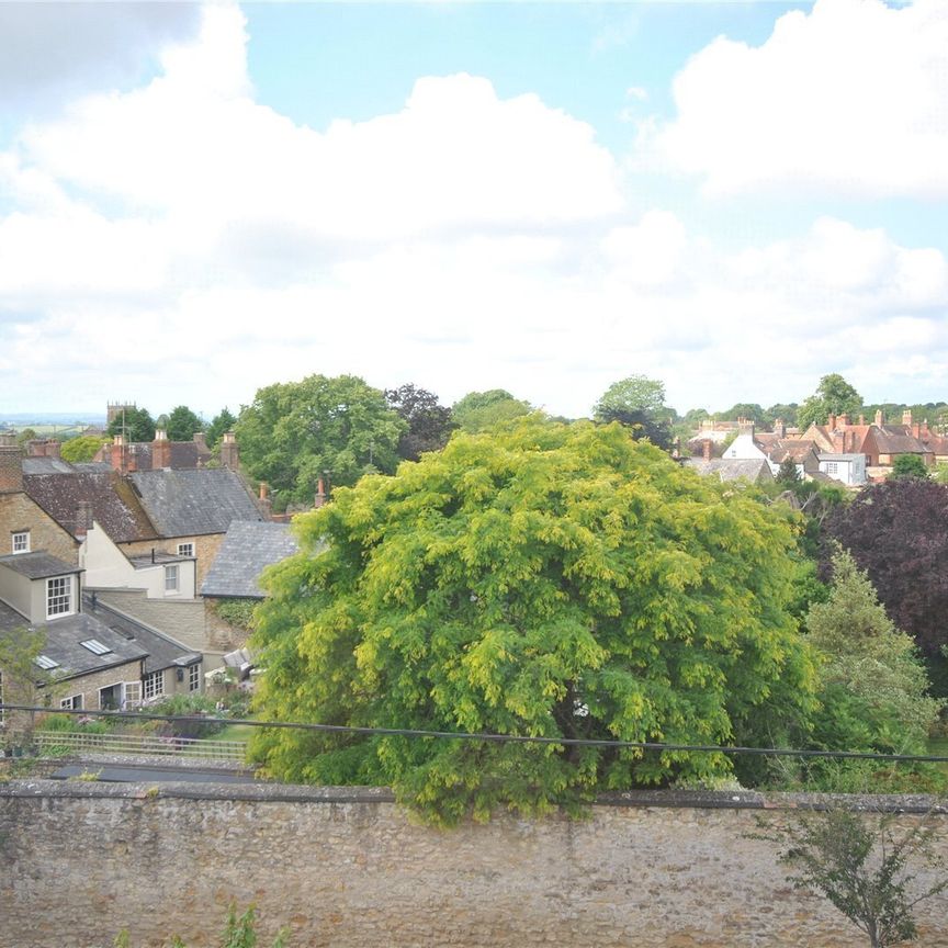 The Avenue, Sherborne, DT9 - Photo 1